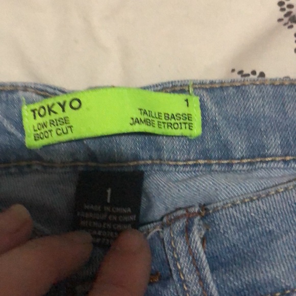 URBAN PLANET-TOKYO | Low rise distressed flare light wash jeans | 1 - Picture 2 of 7